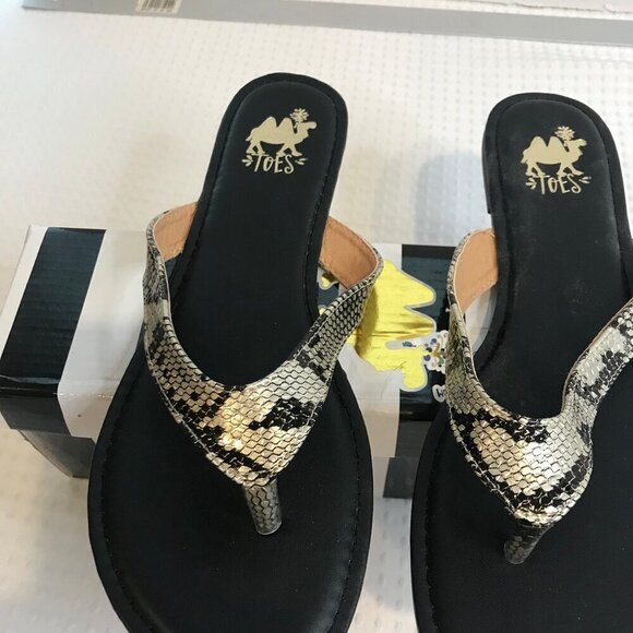 STRUT SNAKE GOLD WOMENS SANDAL SIZE 9 - Picture 2 of 6